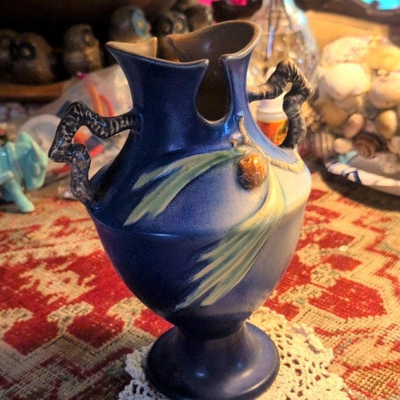 💥SOLD💥Roseville Pinecone Pottery Large Vase - Picture 8 of 10